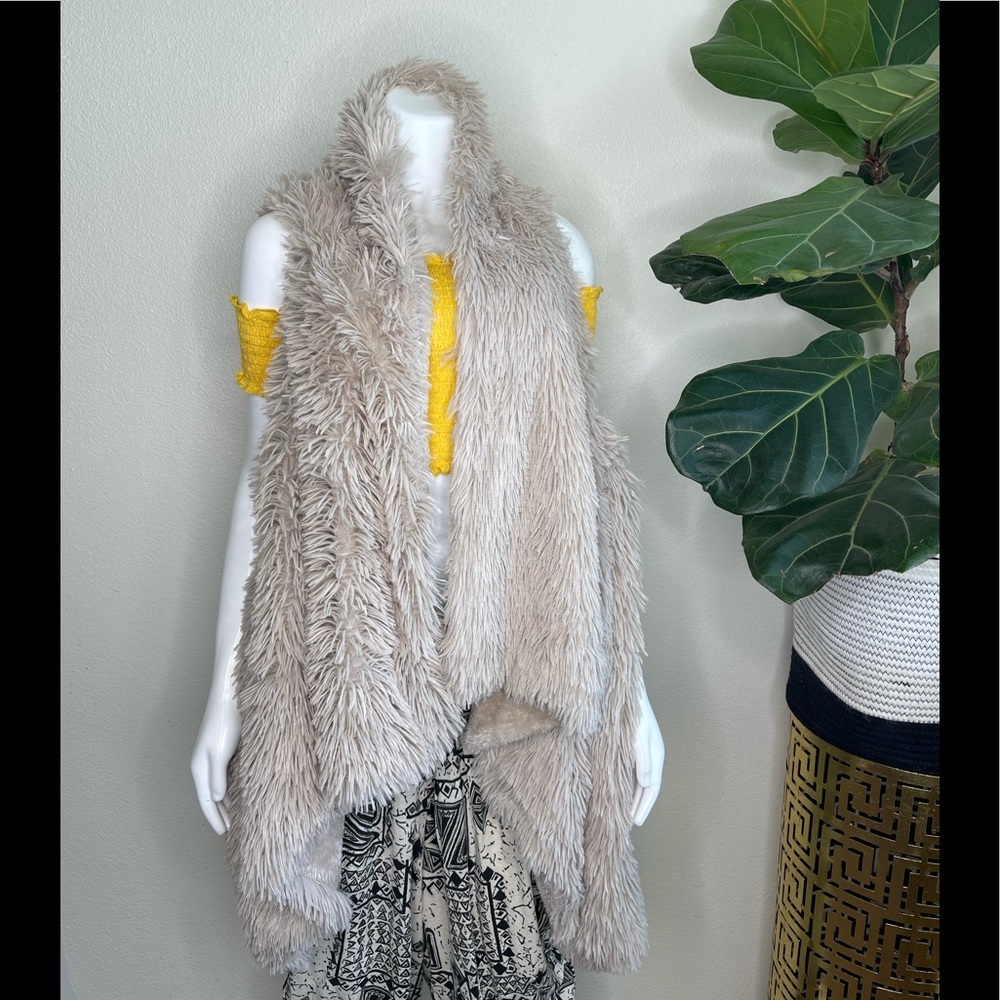 Kensie faux fur open vest